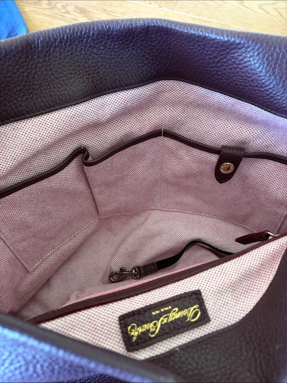 Dooney & Bourke Pebble Logo Lock Large Sac - Plum Wine |